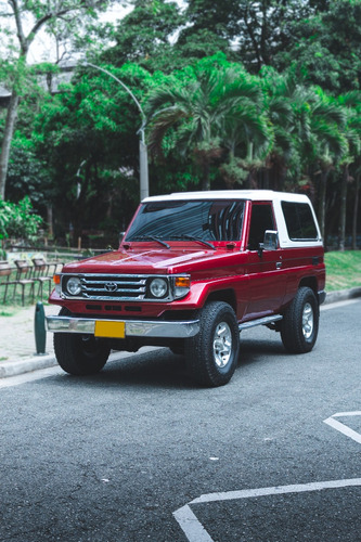 Toyota Land Cruiser 4.5 Fzj75