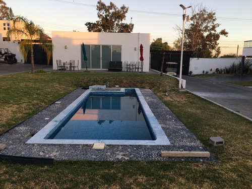 Imagen 2 de 14 de Casa En Venta Villas De Irapuato Una Planta Vigilancia