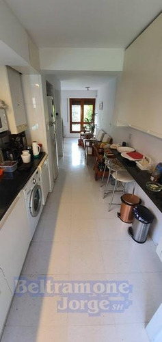 Excelente Casa De 3 Dormitorios En Venta En La Florida. Gran Jardín, Piscina Y Vista Parcial Río.