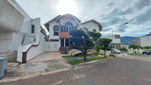 Imagen 2 de 20 de Exclusiva Casa En Venta Amoblada Gardens