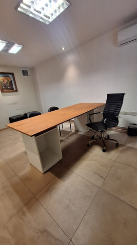 Alquiler De Espectacular Oficina En San Martin Centro. 140 M2