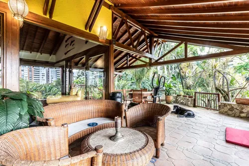 Casa En Venta En Loma Las Brujas. Cod V8340