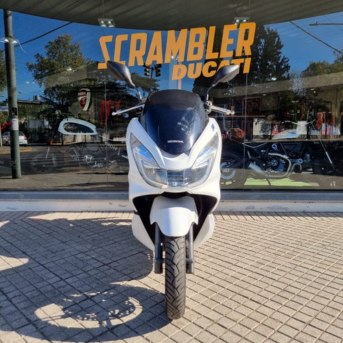 Imagen 2 de 16 de Honda Pcx 150 2017 Ducati Rosario