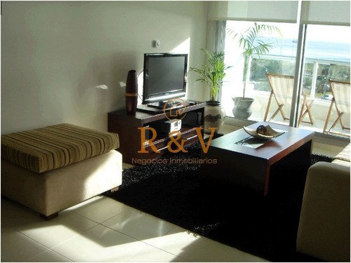 Imagen 7 de 30 de Apartamento En Seasons Tower, Mansa, Punta Del Este, 2 Dormitorios.
