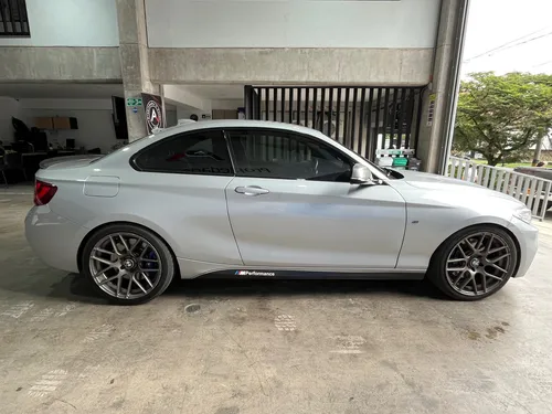 BMW M235i 3.0 M235i Coupe performance