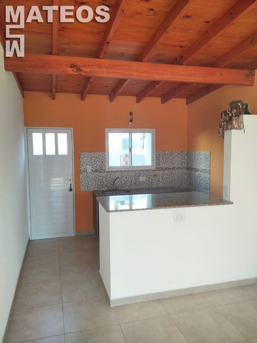 Imagen 4 de 14 de Venta Chalet Mar Del Tuyu 69 E/ 6 Y 7