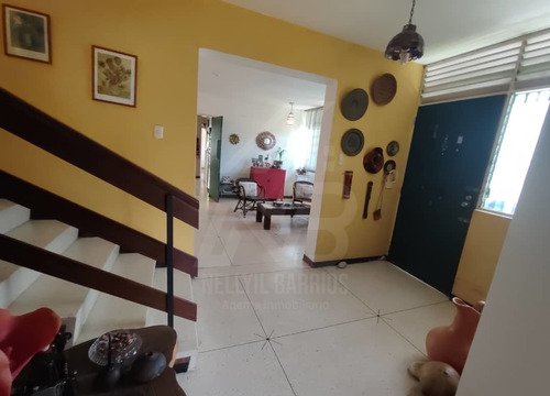 En Venta Casa De Estratégica Ubicación En La Trinidad Familiar O Para Empresas