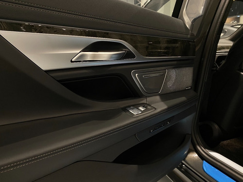 BMW Serie 7 4.4 750i Pure Excelence