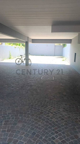 Venta Depto 2 Ambientes Con Cochera Cubierta En Martinez