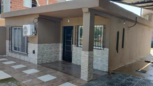 Casa En Venta - 2 Dormitorios 1 Baño - Cochera - 300mts2 - Francisco Álvarez