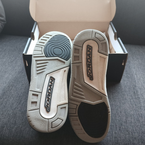Zapatillas, Marca Nike, Modelo Jordan N° 35,5, Muy Poco Uso.