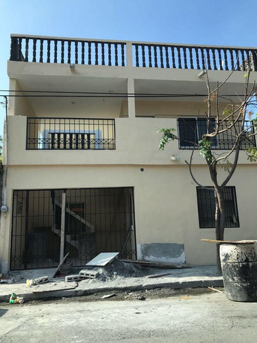 Casa En Venta En Fraccionamiento San Jose En Monterrey