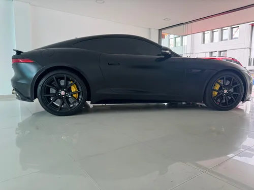Jaguar F Type R