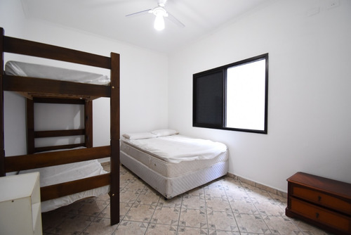 Imagem 11 de 29 de Casa Com Piscina Próximo A Praia À Venda Em Peruíbe.