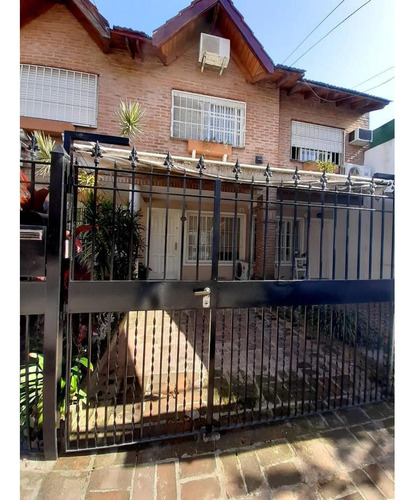 Venta De Casa De Cuatro Amb. Zona Florida