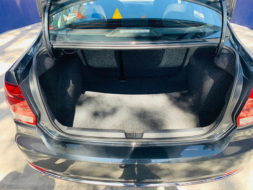 Imagen 9 de 12 de Volkswagen Vento 2019 1.6 Confortline At