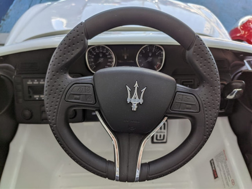 Imagem 4 de 5 de Mini Carro Elétrico