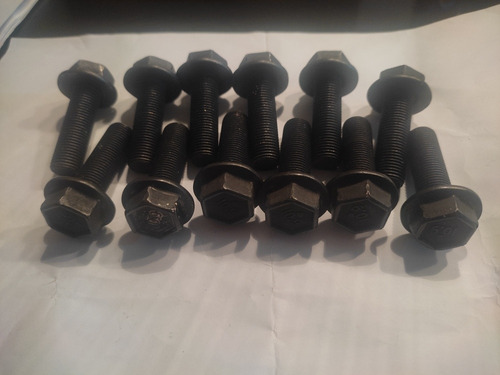 Tornillos Para Volante Motriz Para Navistar Dt466 I313 (Usado)