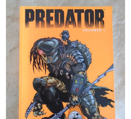 Predator Omnibus Volumen 1 Seminuevo En Español Televisa