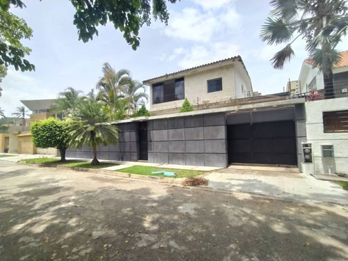 Venta De Casa En Urb  Altos De Guataparo D01-13