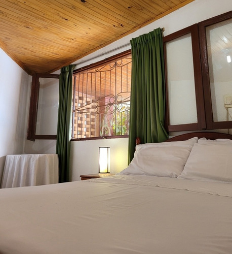 Imagen 4 de 18 de Alquiler De Casa Por Dia Con Piscina Y Quincho (uso Exclusivo). Ubicada En La Ciudad De Las Cataratas Del Iguazú, Puerto Iguazú, Misiones. Zona Céntrica