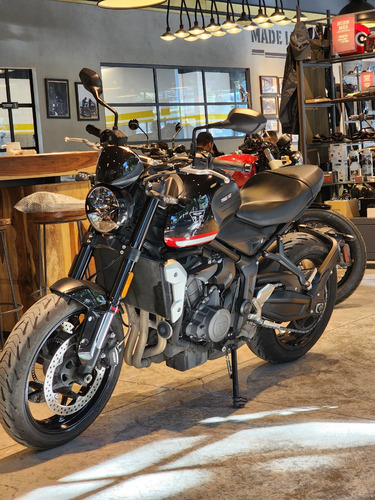 Triumph Trident 660