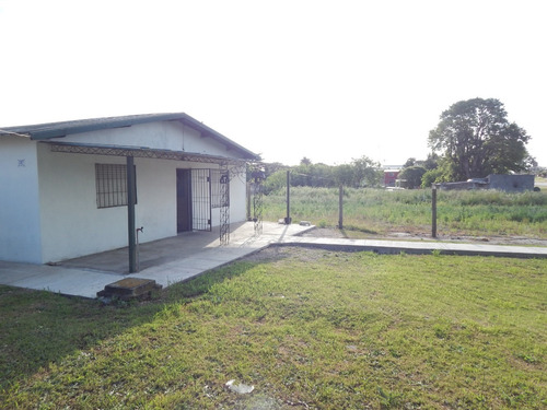 Casa Dos Dormitorios Buen Estado Sobre Ruta