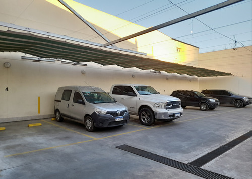 Garage Con Espacio Aereo Aprobado En Excepcional Ubicacion