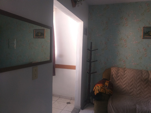 Apto 2 Qtos, Sala C/terraço, Coz, Prox Praia/merc. $ 150.mil