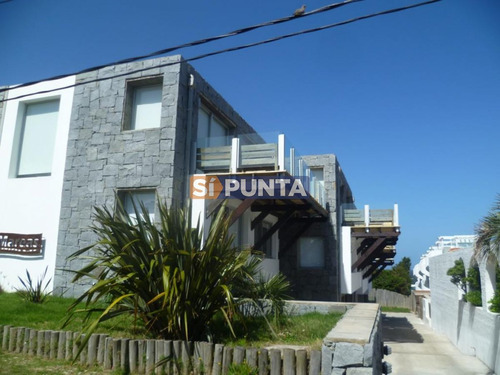 Imagen 2 de 25 de Apartamento En Alquiler La Barra