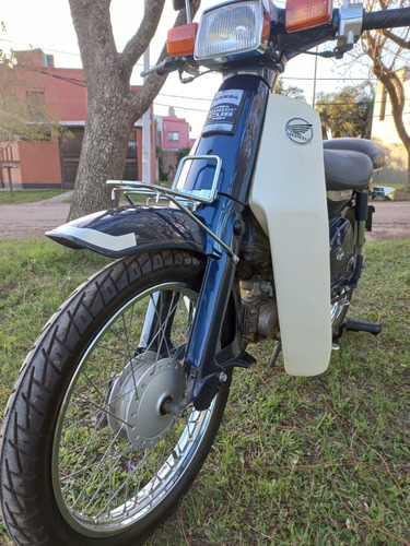 Imagen 2 de 8 de Honda C90