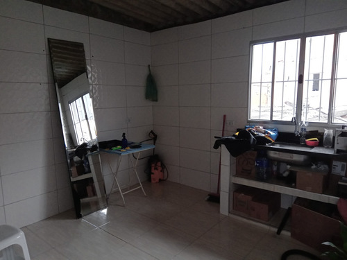 Casa1 São 4 Cômodos Casa2 São Dois Cômodos E 1 Banheiro