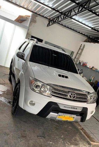 Imagem 3 de 3 de Toyota Sw4 2011 3.0 Srv 7l 4x4 Aut. 5p