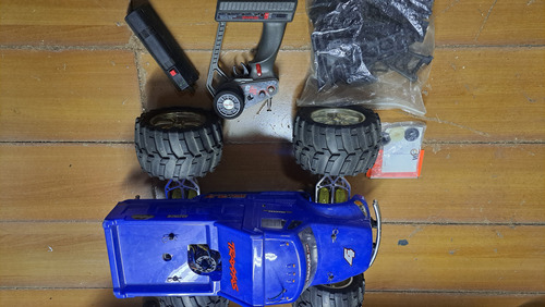 Traxxas T-maxx 1/8 Big Glow Foot Troco Rodas Pneus (Usado)