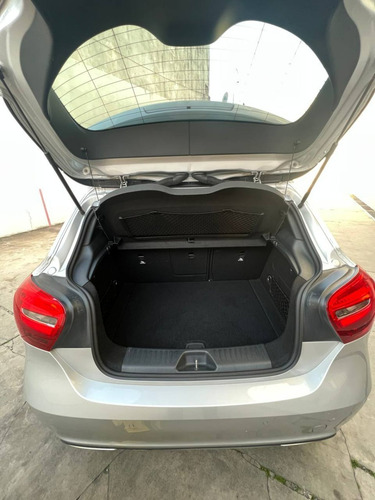 Imagen 14 de 16 de Mercedes A200 2017