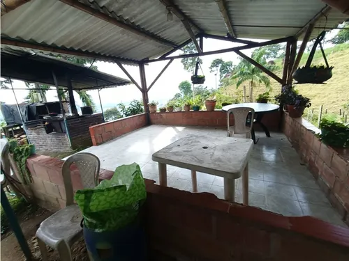 Se Vende Finca Chalet En Calarcá - Quindío