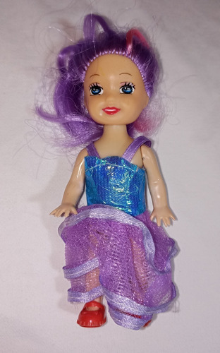 Muñeca  Miniatura Articulada Con Vestido  Muy Buena !!!