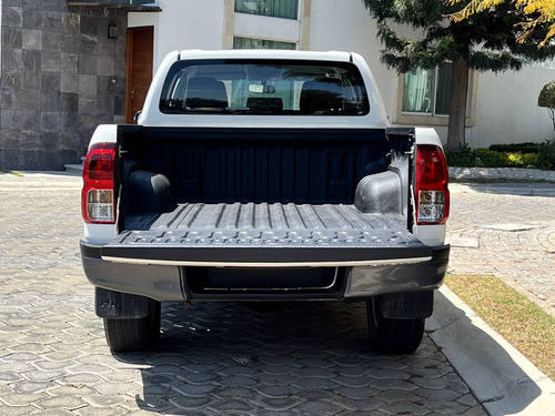 Toyota Hilux 2.7 Cabina Doble Sr Mt