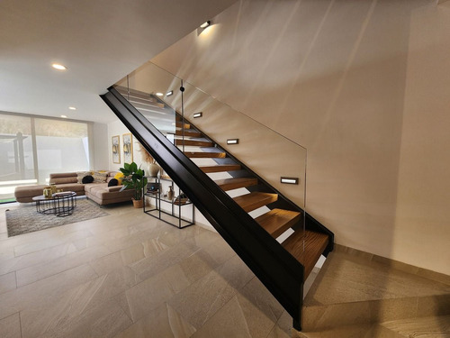 Hermosa Casa En Zibata, Master Suite, C.222 M2 Materiales Premium !
