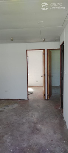 Casa En Venta De 2 D, 1 B, Amplio Patio, En Villa Alegre