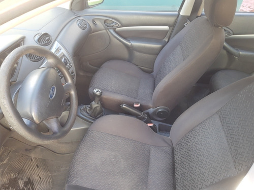 Ford Focus 2.0 Sedan Edge Mp3 2008