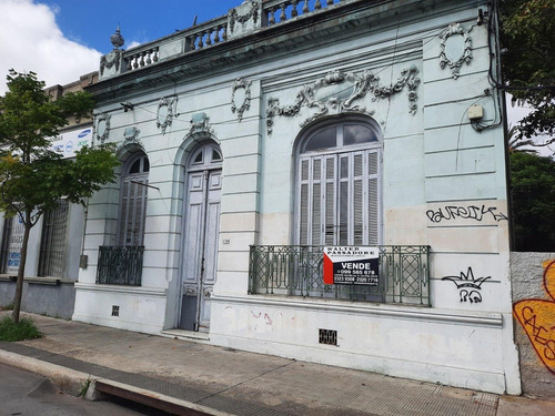 Venta Sobre Avenida Garzon.. Casa O Comercio