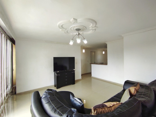 Imagen 4 de 10 de Apartamento En Solanas Del Ávila.