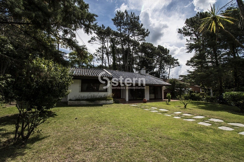 Imagen 2 de 23 de Venta Casa 3 Dormitorios, Playa Mansa, Punta Del Este