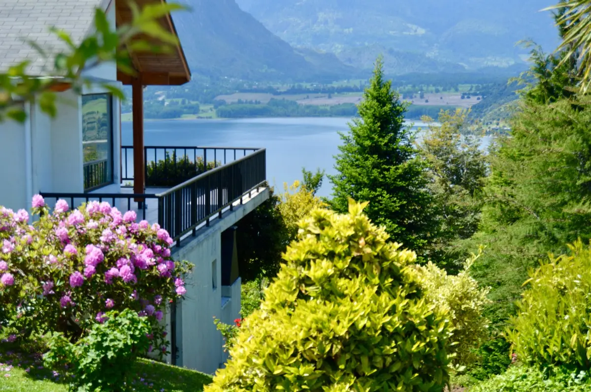Imagen 3 de 22 de Espectacular Casa Con Vista Panorámica Al Lago Ranco