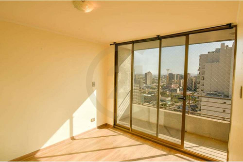 Céntrico Depto. En Ñuñoa, Excelente Edificio