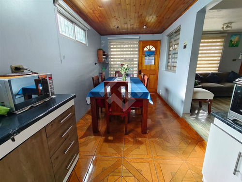 Casa En Venta De 5 Dorm. En Maipú