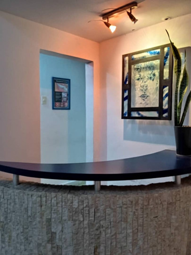 Mariana Vende Centro Clinico En Valencia.