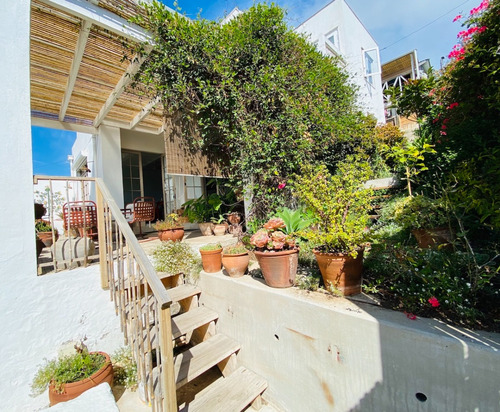 Encantadora Casa En El Corazón De Zapallar