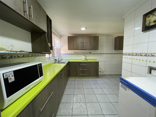 Casa Avda. Rucatremu En Arriendo De 4 Dorm. En Curicó
